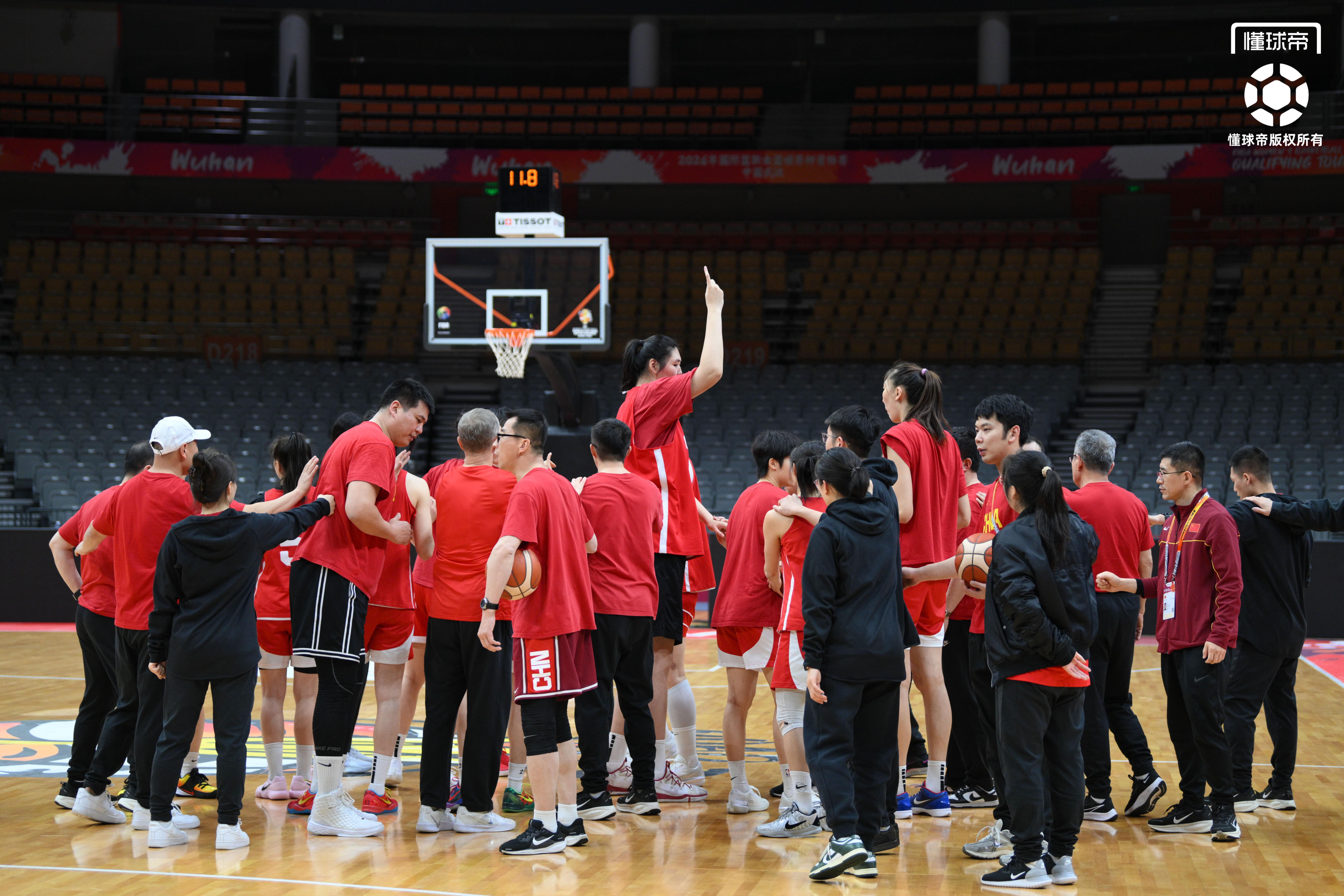 必赢亚洲-中国女篮世预赛最后一练，王治郅到场观看&amp;amp;全队精神饱满